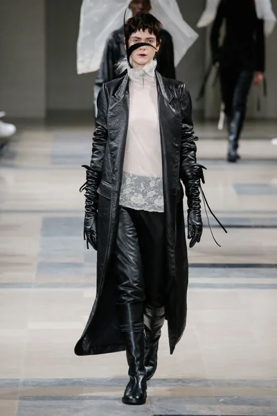 Look 5